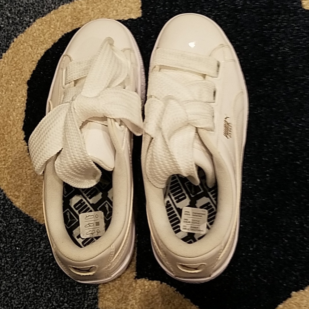 Brand new Womens Vikki white PUMA sneakers size 9